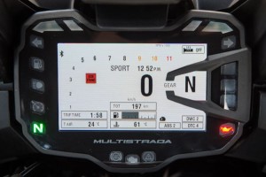 New TFT colour dash display is fitted to the S model