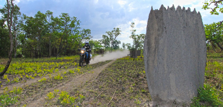 Motorcycle riding in Kadaku