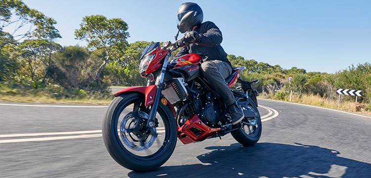 Yamaha MT-03 1 Yamaha MT-03