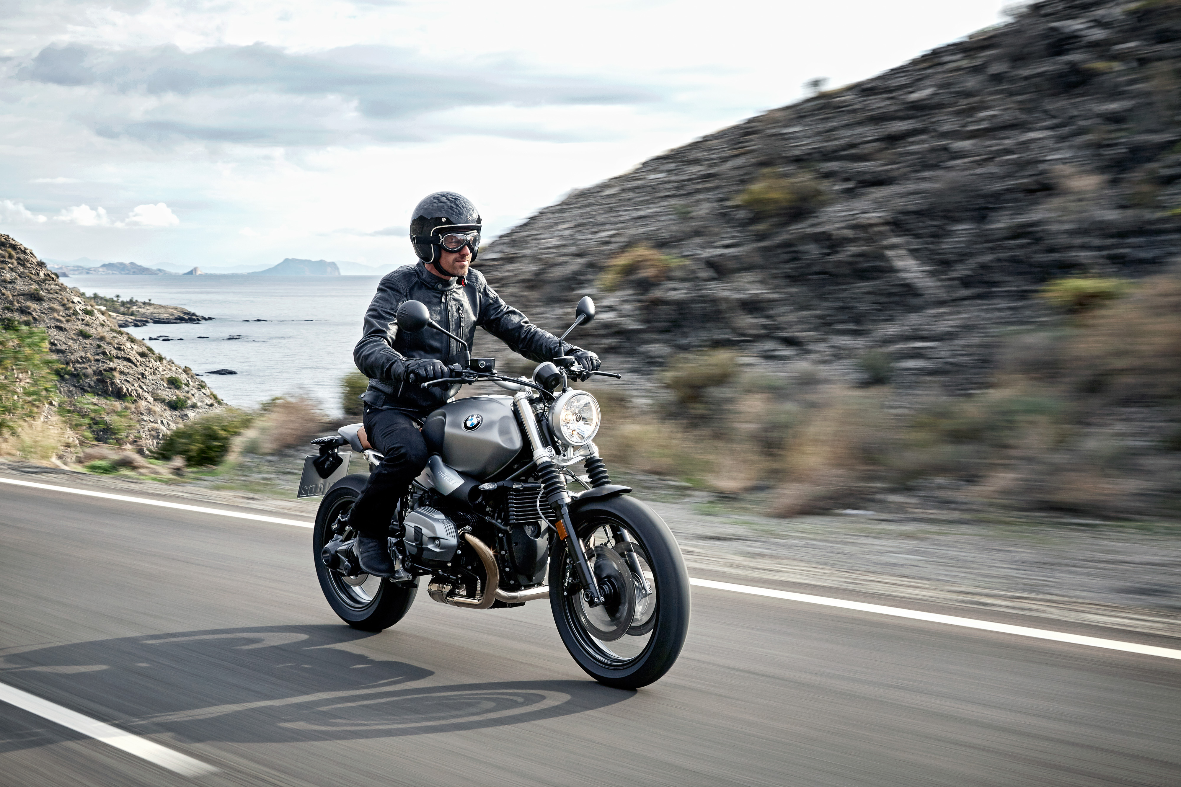 The new BMW R nineT Scrambler - a down-to-earth character beyond established conventions.
