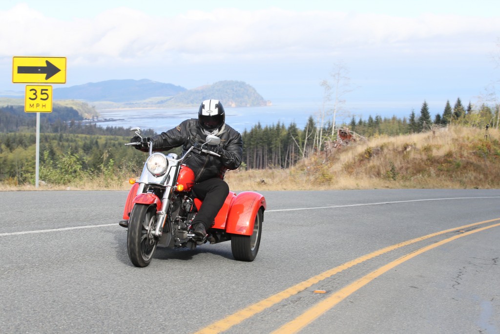 Mick cornering on 2017 HD Freewheeler