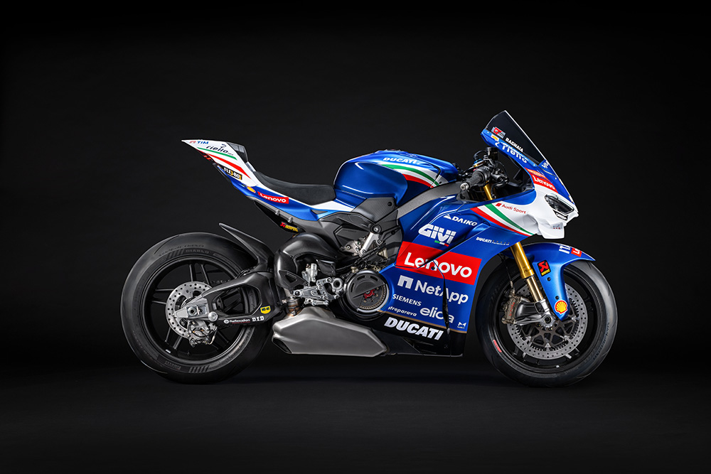 02 - MY25_PANIGALE_V4S_TRICOLORE_ITALIA _6__UC768835_Low