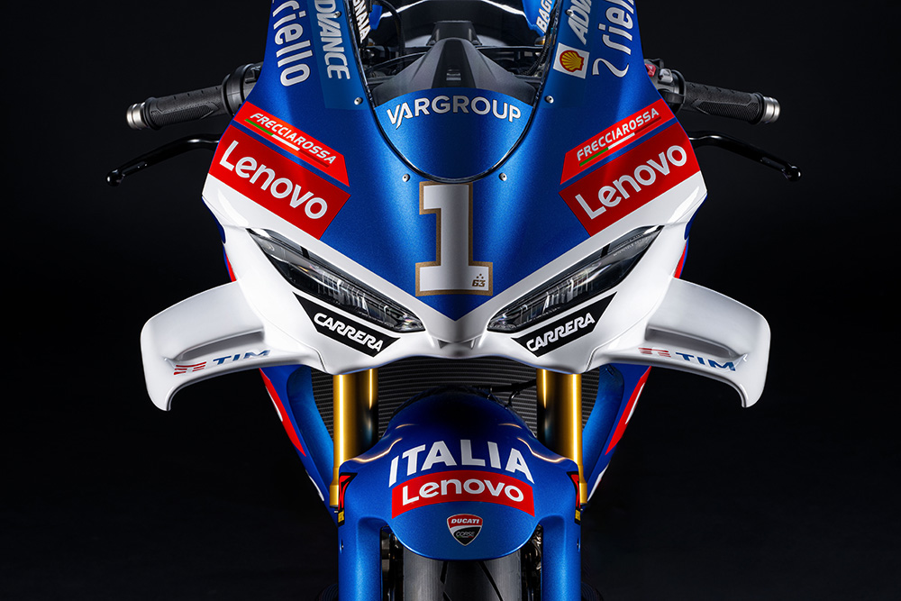 04 - MY25_PANIGALE_V4S_TRICOLORE_ITALIA _14__UC768837_Low