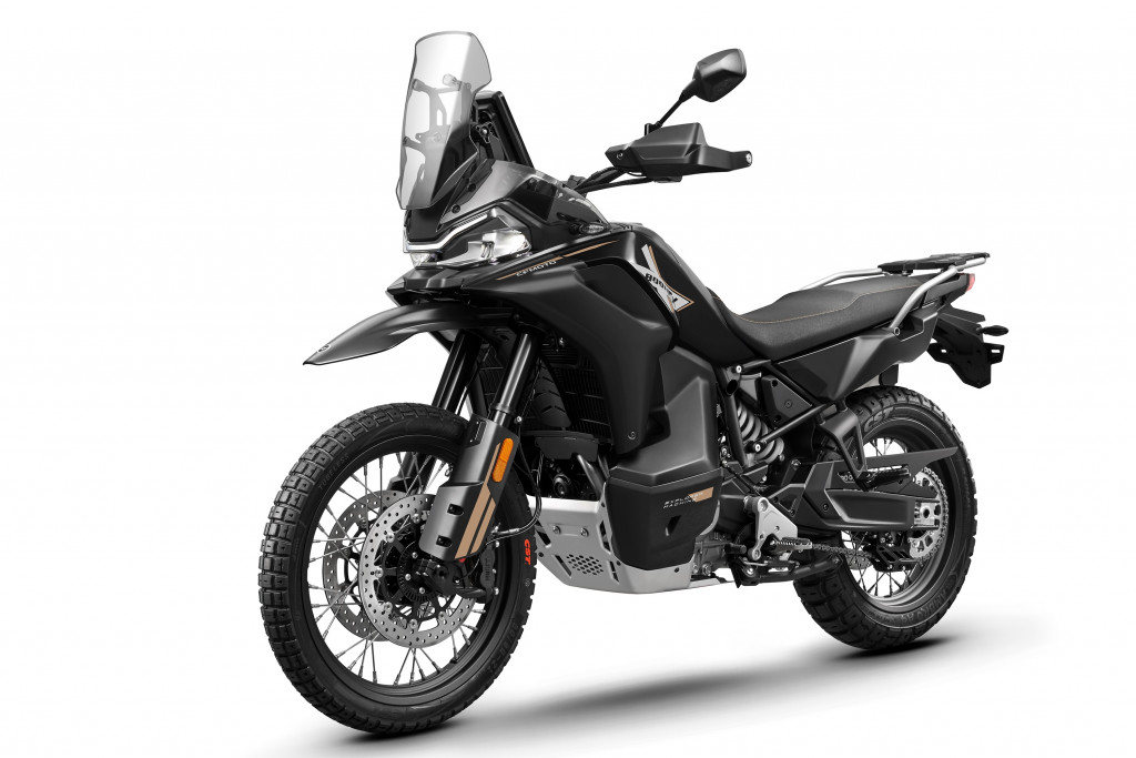 800MT-X_Nebula Black_Low Seat_Left 45