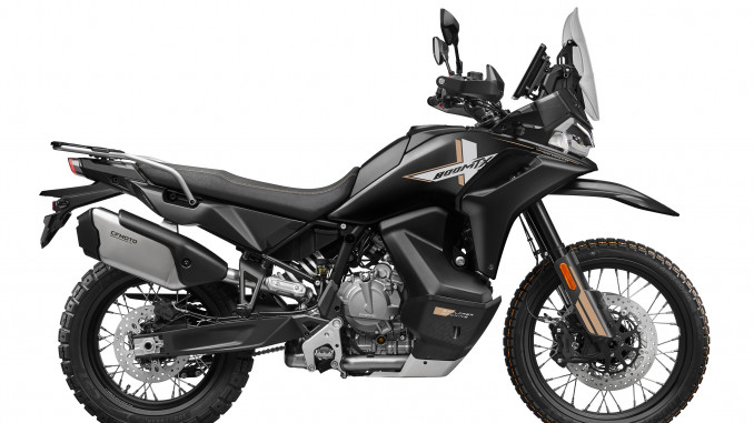 800MT-X_Nebula Black_Low Seat_Right.jpg