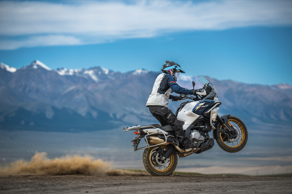 CFMOTO 700MT-2