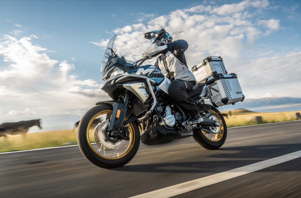 CFMOTO 700MT- nebula riding
