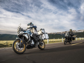 CFMOTO 700MT- riding x 2
