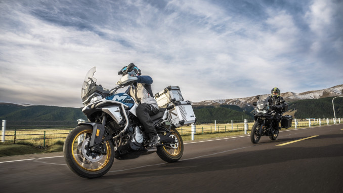 CFMOTO 700MT- riding x 2