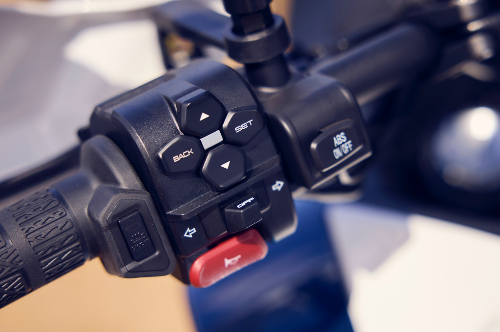 CFMOTO 700MT- switchblock