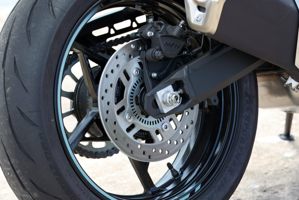 Rear stopper