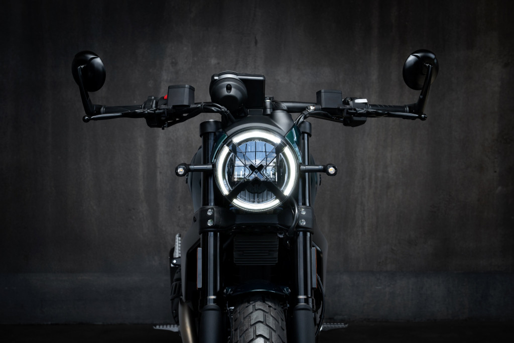 05 - MY26_SCRAMBLER_NIGHTSHIFT_EMERALDGREEN _8__UC852223_High