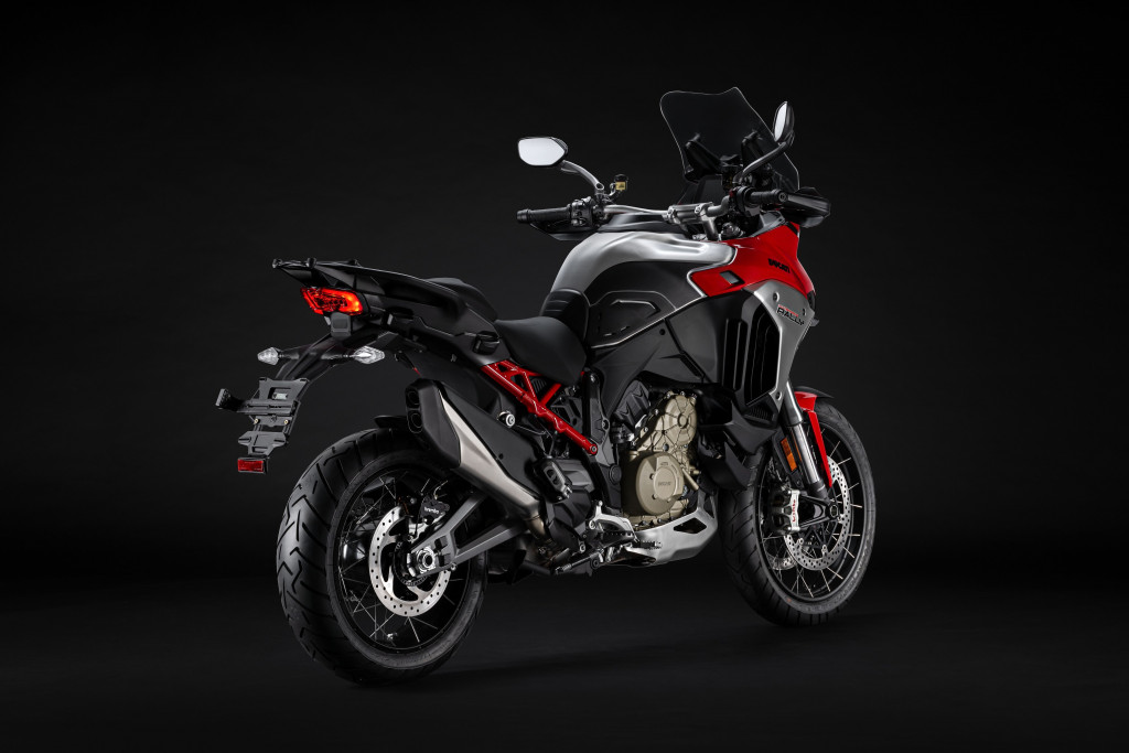 06 - MY26_MULTISTRADA_V4_RALLY_DUCATI_RED _15__UC856470_High