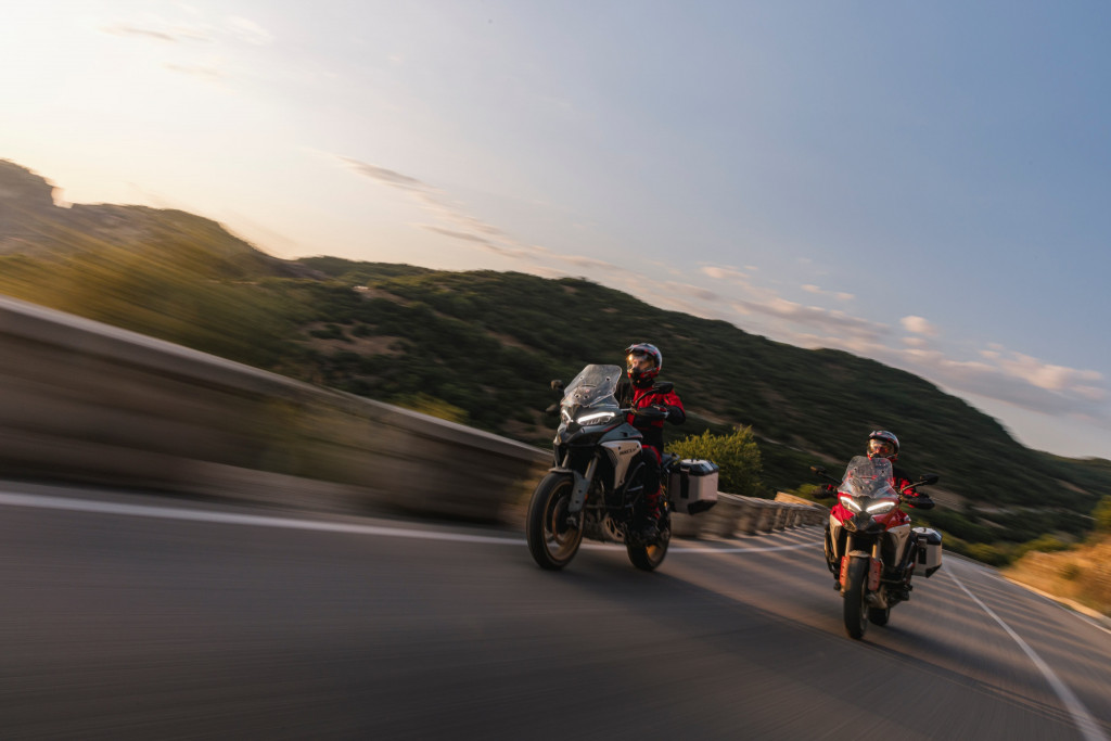 10 - MY26_MULTISTRADA_V4_DYNAMIC _17__UC856474_High