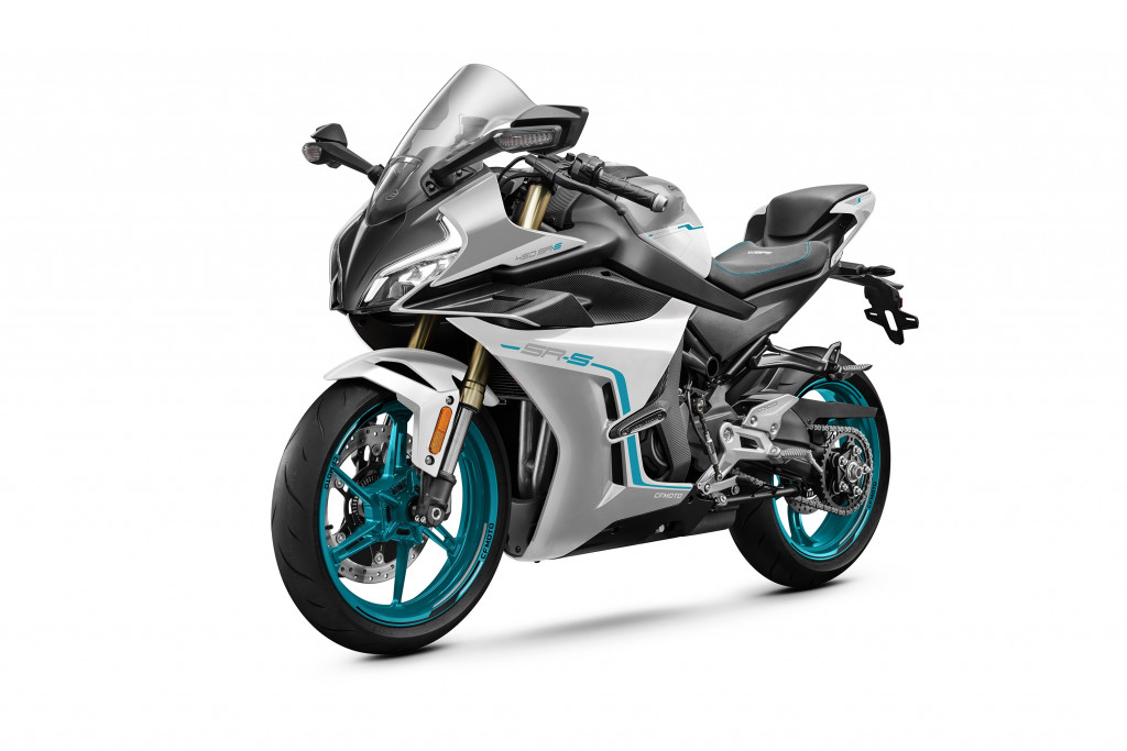 MY2025_450SR-S_Nebula White_Left45