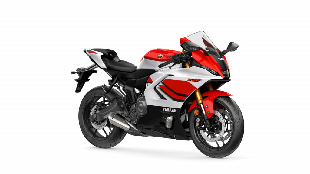 2026_YAM_YZF700R7_EU_BWP1_STU_001_03_preview