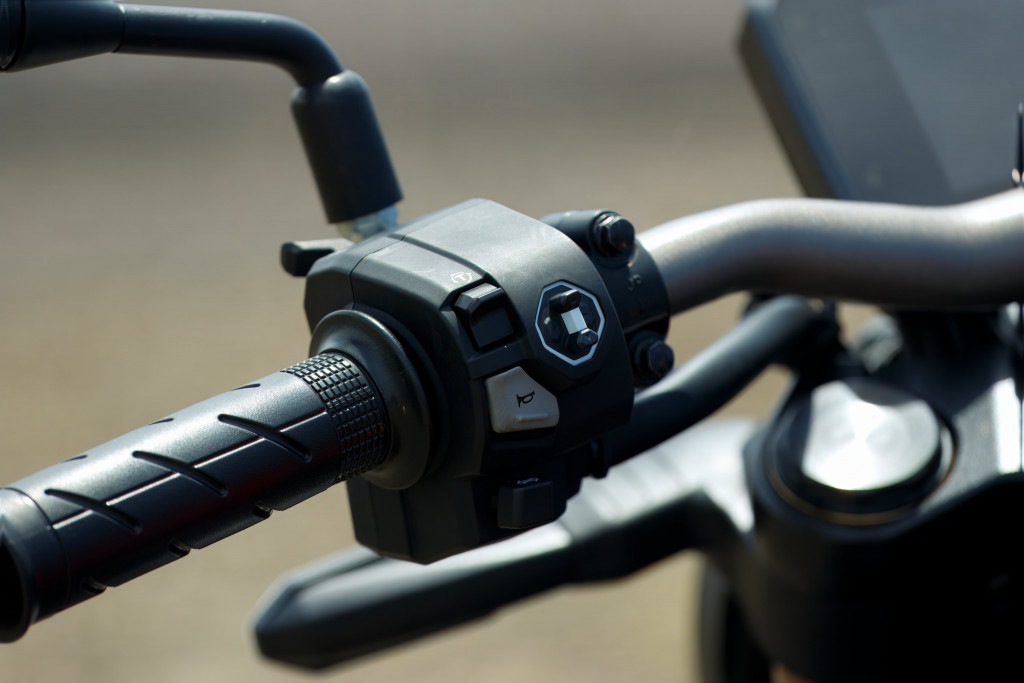 HONDA CB650R E-CLUTCH_190A5040