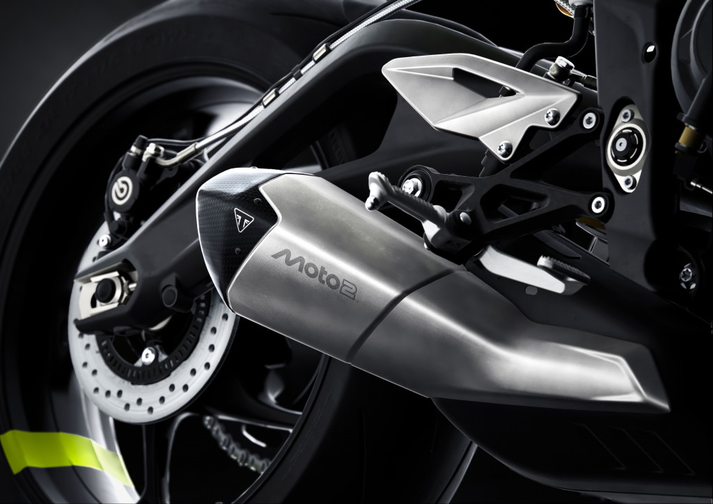 StreetTriple_Moto2_MY26_Silencer_Landscape