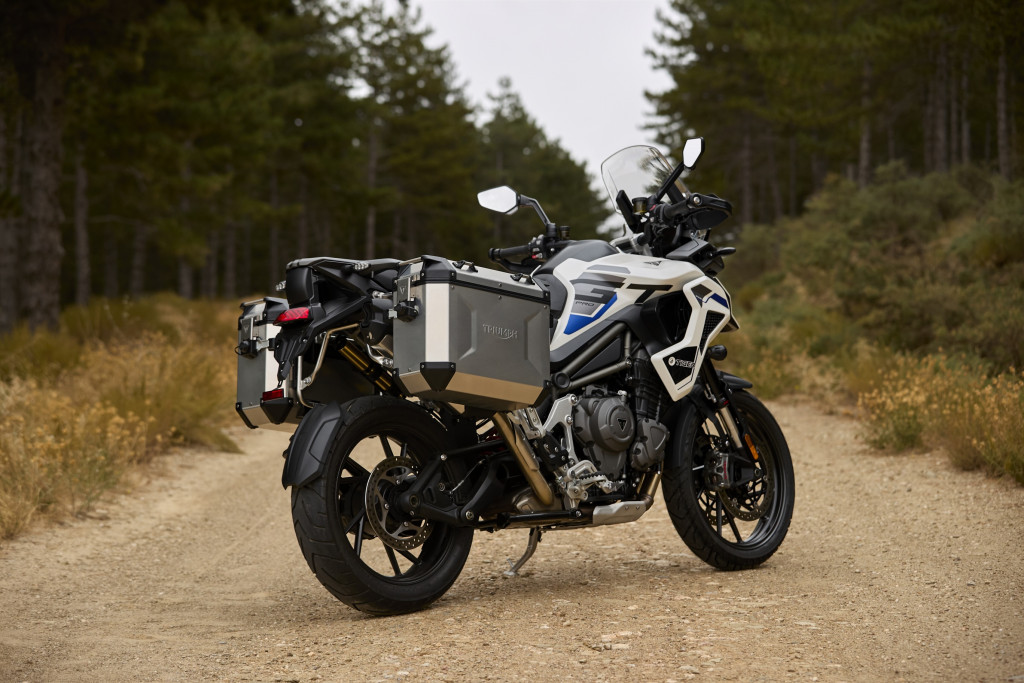 Tiger_1200_Alpine_Edition_MY26_CW4I9475_GE