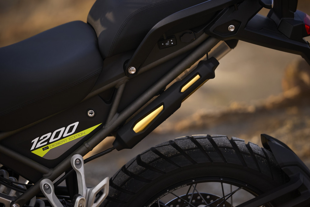 Tiger_1200_Desert_Edition_MY26_CW4I0881_GE