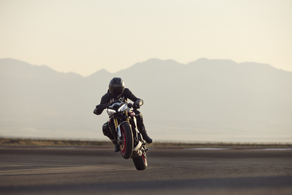 Triumph_Street_Triple_765_RX_MY26_1777_JP