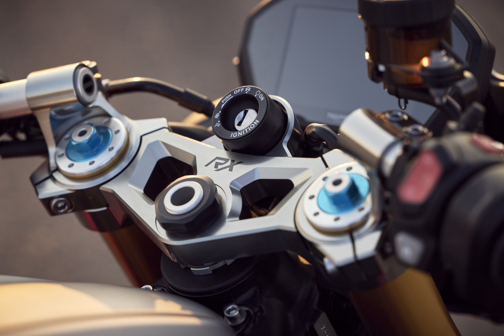 Triumph_Street_Triple_765_RX_MY26_4742_JP