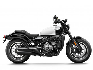 MY2025_450CL-C_Nebula White_Right