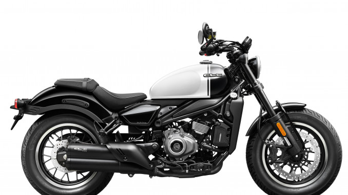 MY2025_450CL-C_Nebula White_Right