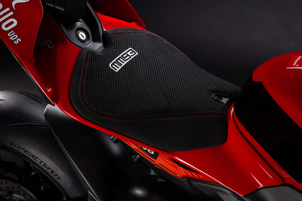 Panigale_V4_Marquez_2025_World_Champion_Replica-13