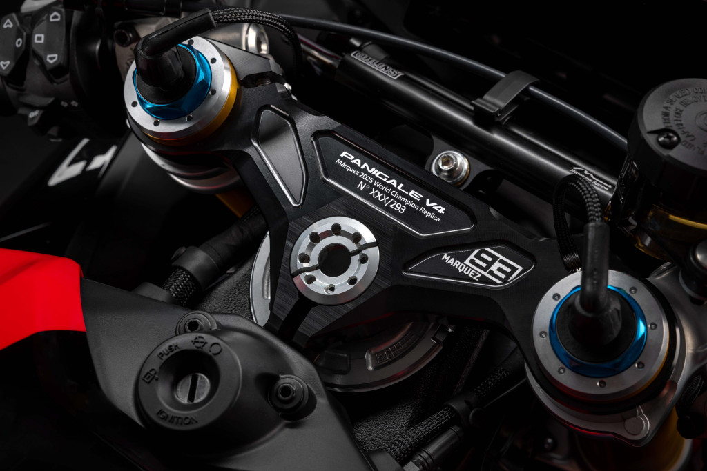 Panigale_V4_Marquez_2025_World_Champion_Replica-16
