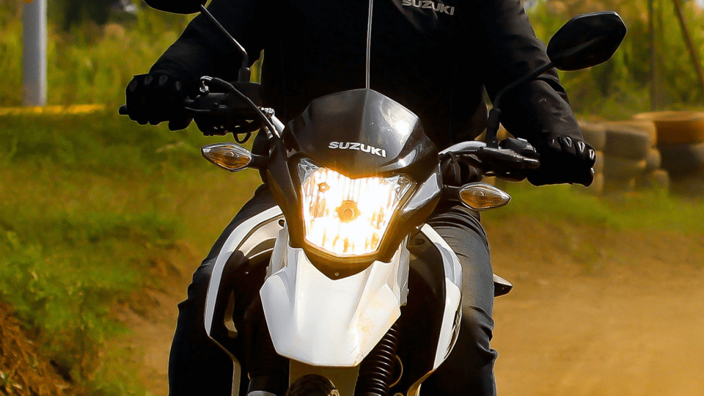 DR-_0004_DR150-HEADLIGHT