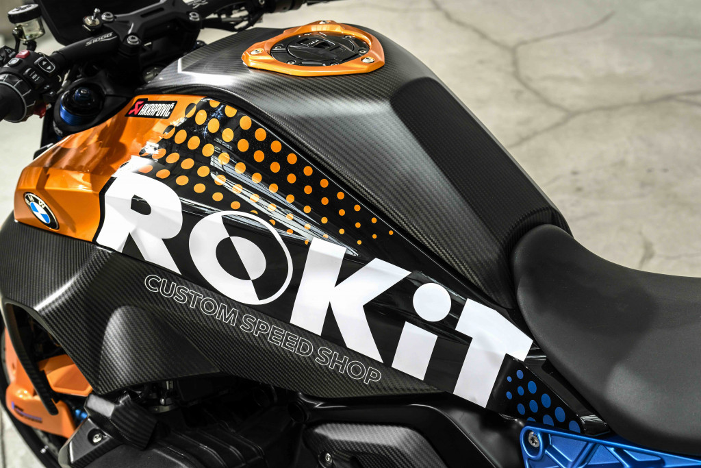 P90630198_highRes_bmw-presents-the-r-1