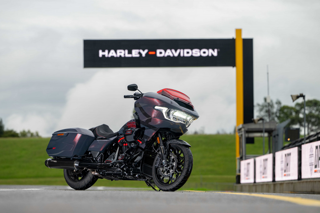 20260318-HarleyDavidson-CVORoadGlideST-MW-0103