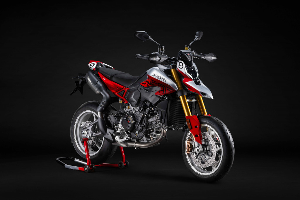 09_-_COLLEZIONE_100_HYPERMOTARD_V2_SP_100_2