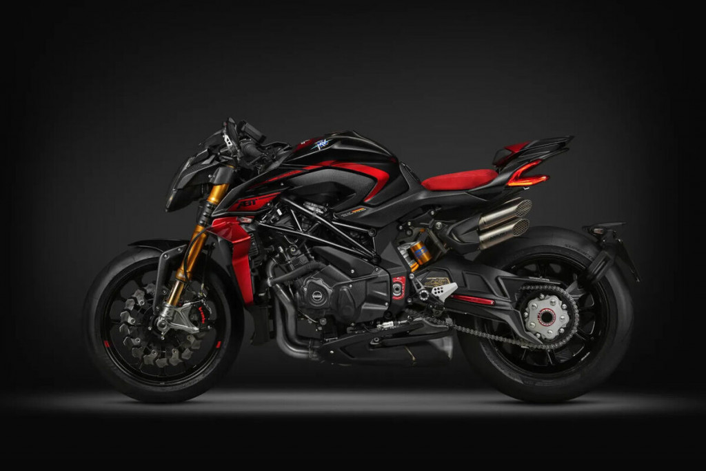 2025 09 15 MVAgusta45940_ok_dark