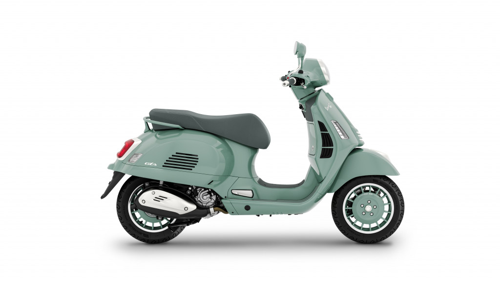 Vespa_GTS_Livrea-80_side_dx