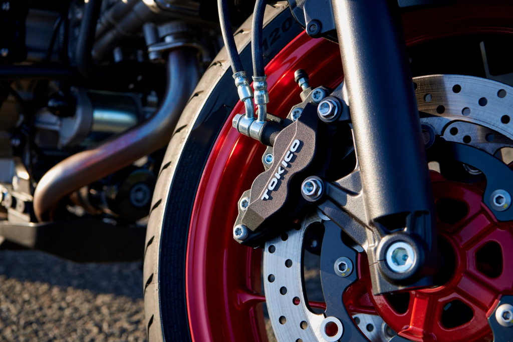 SV650GXRQM7_action_75