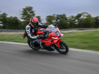 P90659854_highRes_bmw-f-450-rr