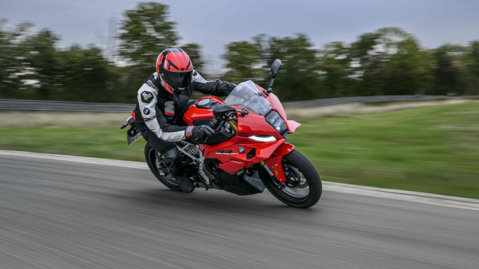 P90659854_highRes_bmw-f-450-rr