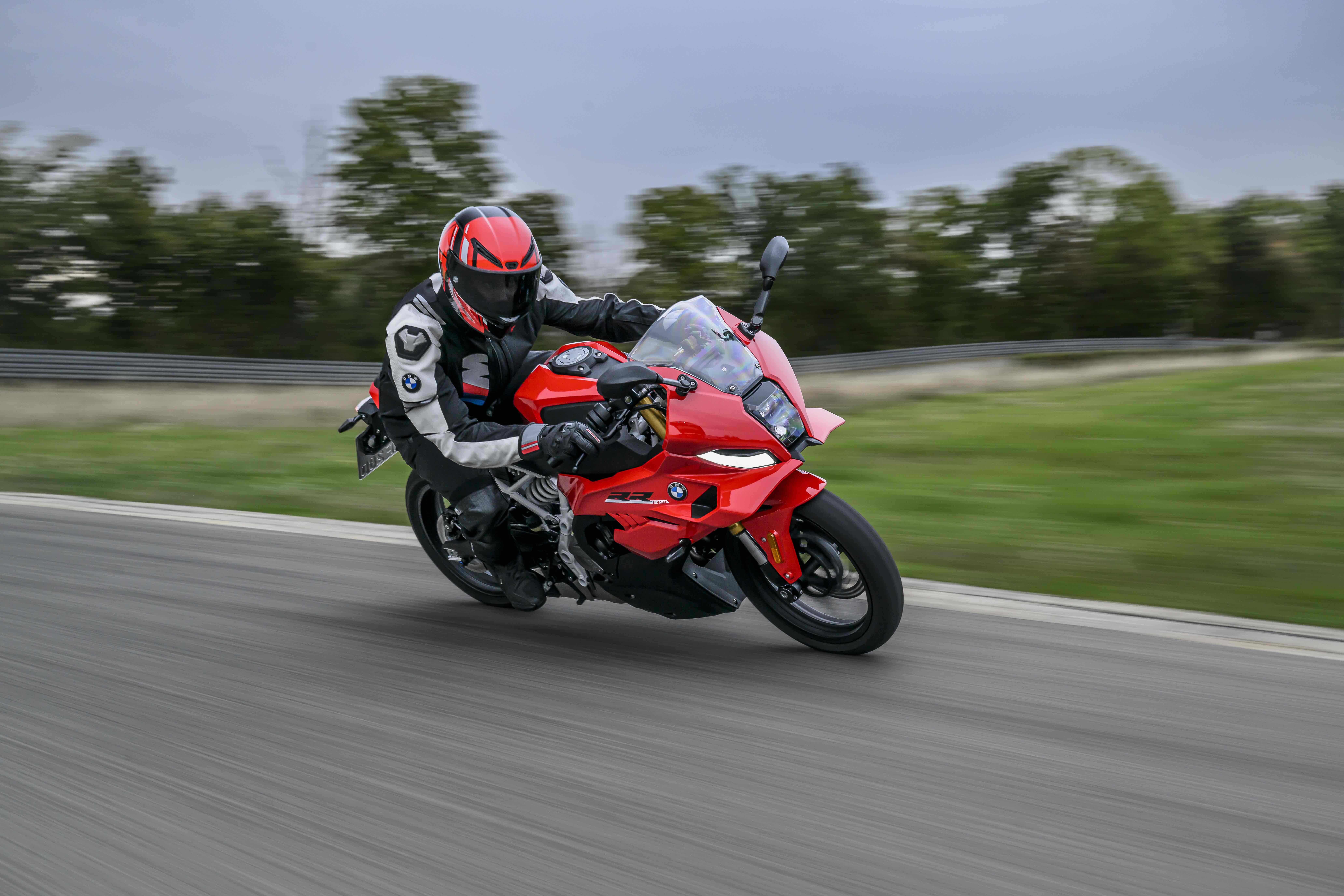 P90659854_highRes_bmw-f-450-rr