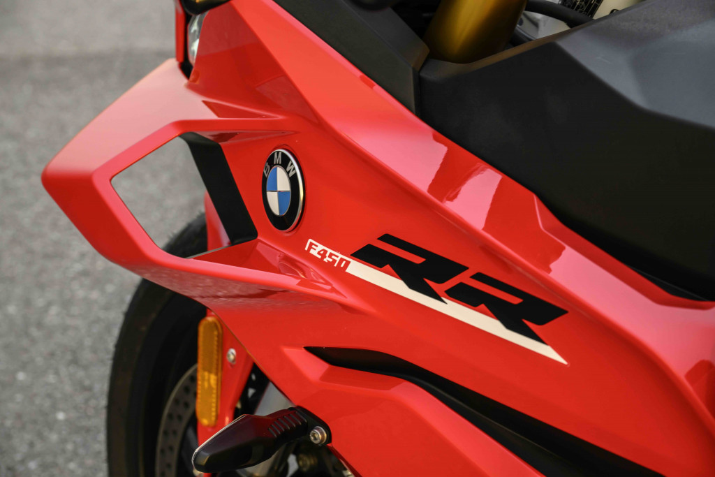 P90659859_highRes_bmw-f-450-rr