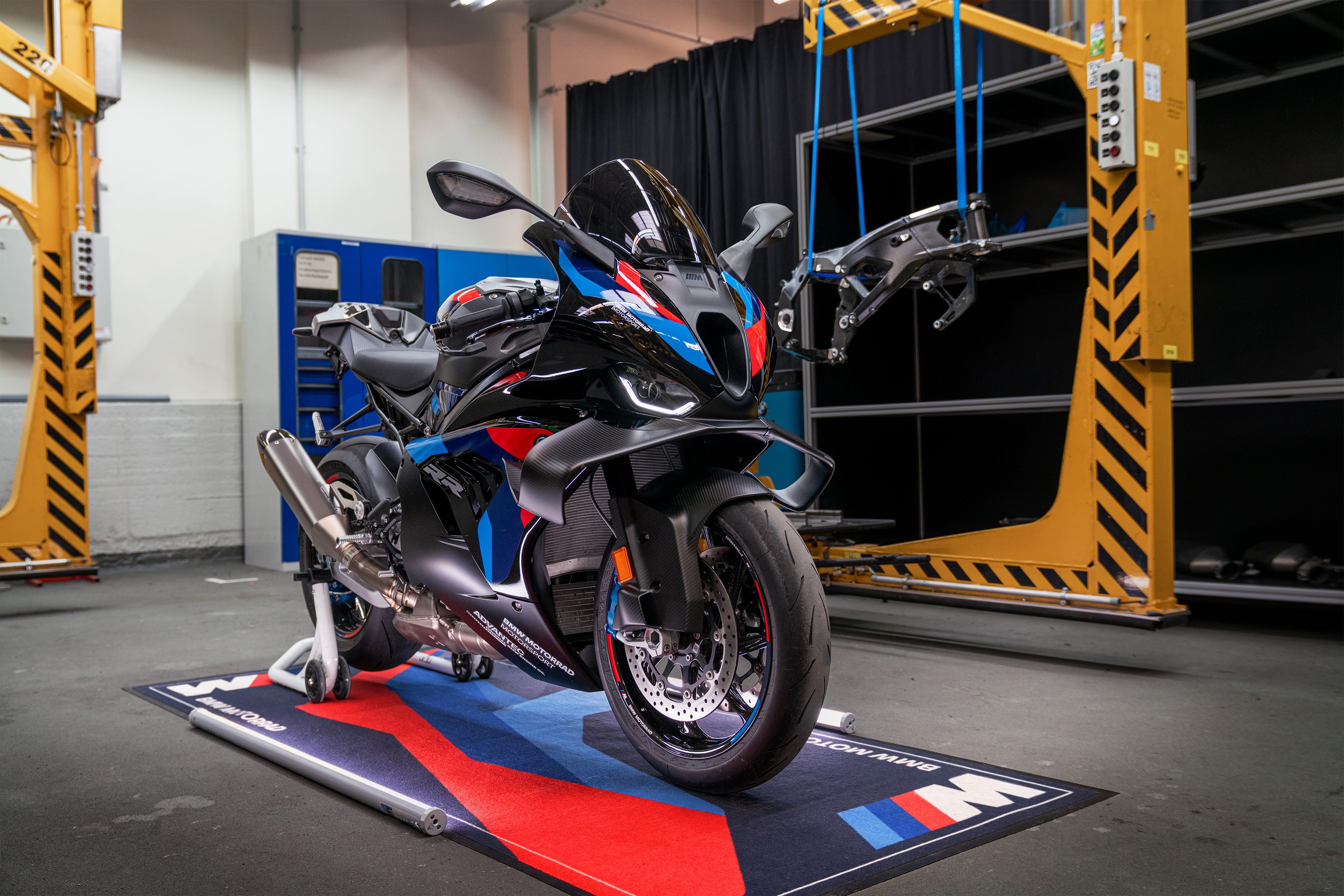 P90661875_highRes_bmw-motorrad-m-motor